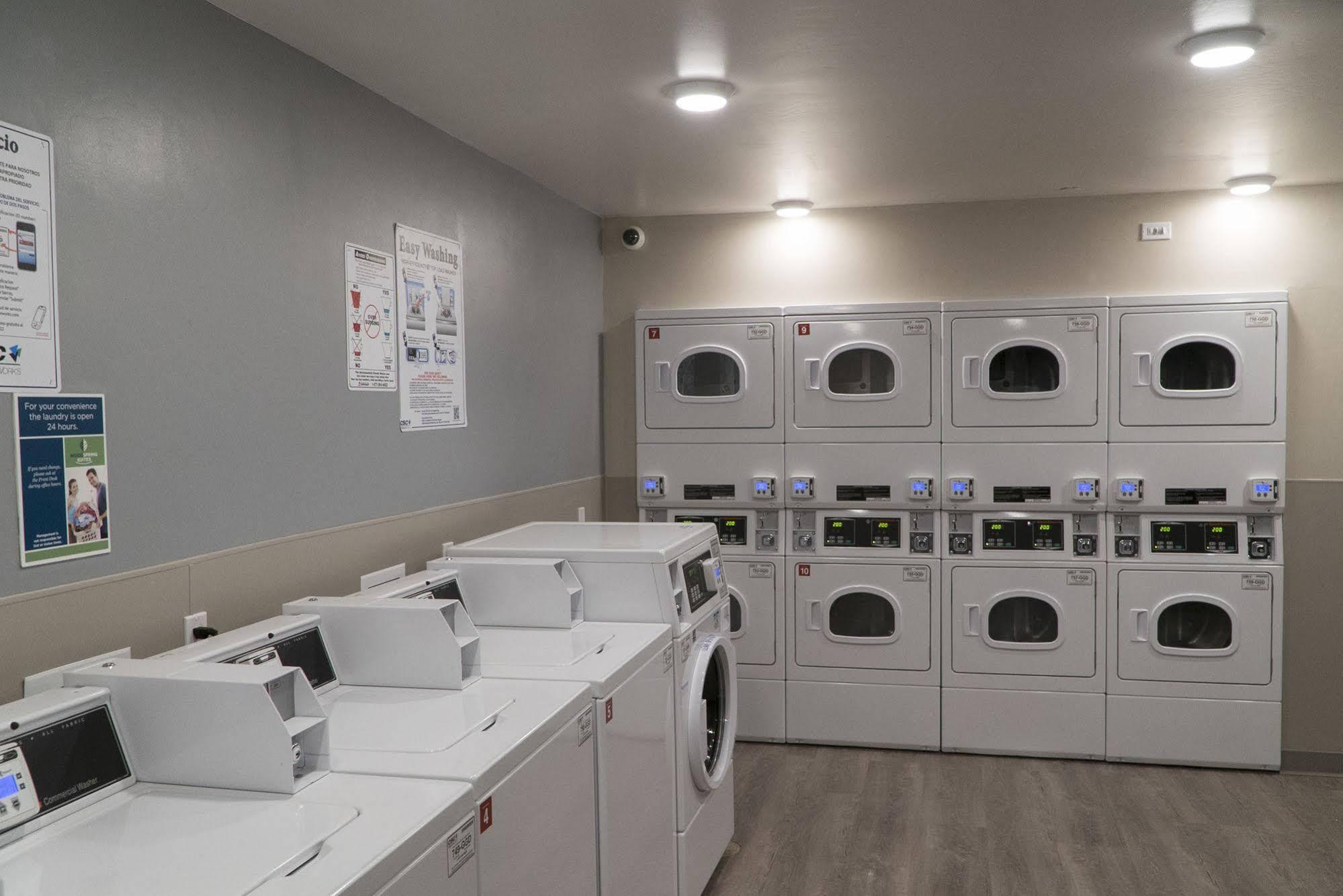Woodspring Suites Bakersfield East Luaran gambar
